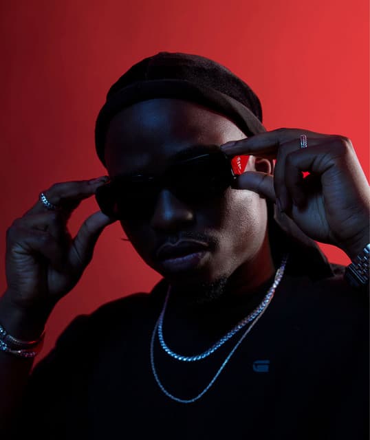 Deny Sinto artist photo